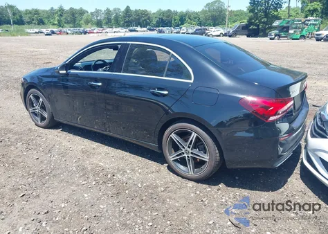 2019 Mercedes-Benz A 220 4Matic из США, поврежденный, VIN WDD3G4FB9KW018804